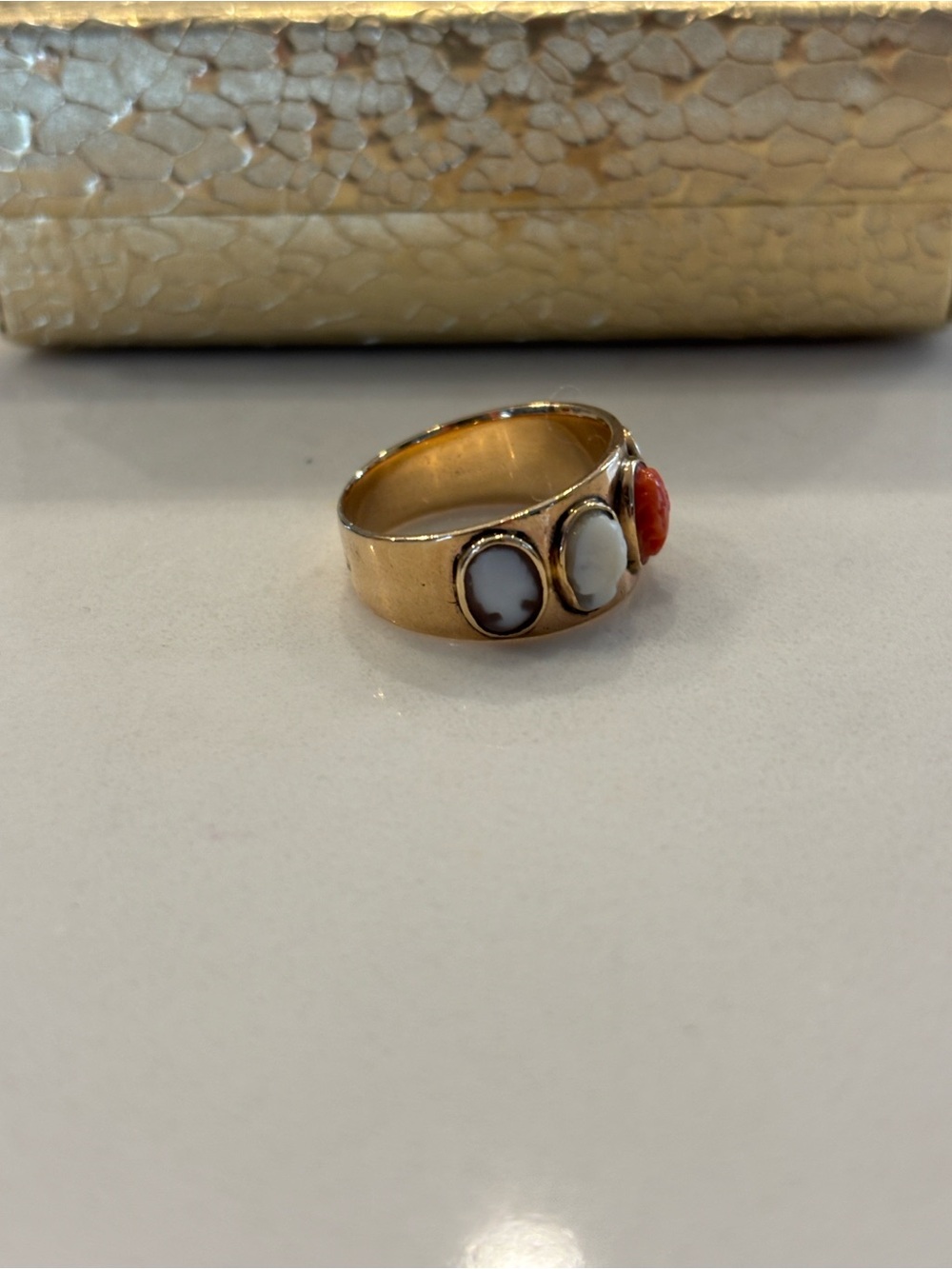 Antique 14k Gold Multi-Stone Cameo Band Ring - Picture 6 of 8
